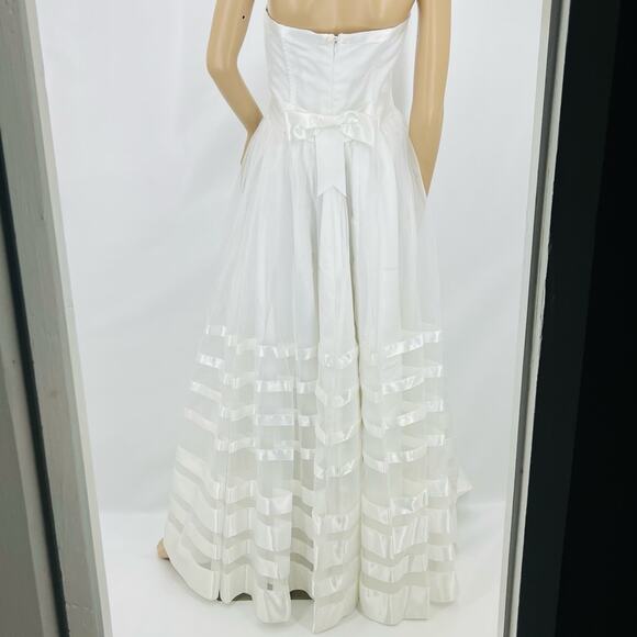 Handmade Strapless White Gown - Picture 9 of 15